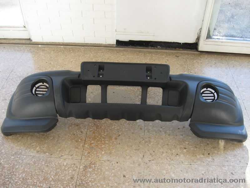 paraurti  Mahindra.